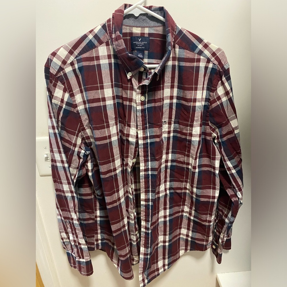 2 for $12 💖 American Eagle Classic Fit Red Plaid Button Down w Logo Size Large